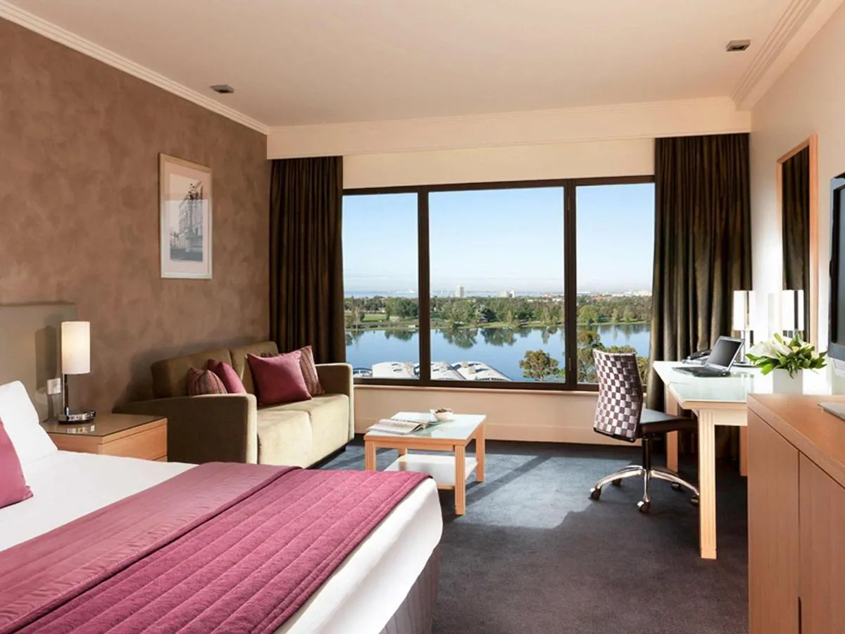 Image 3 of Mercure Melbourne Albert Park