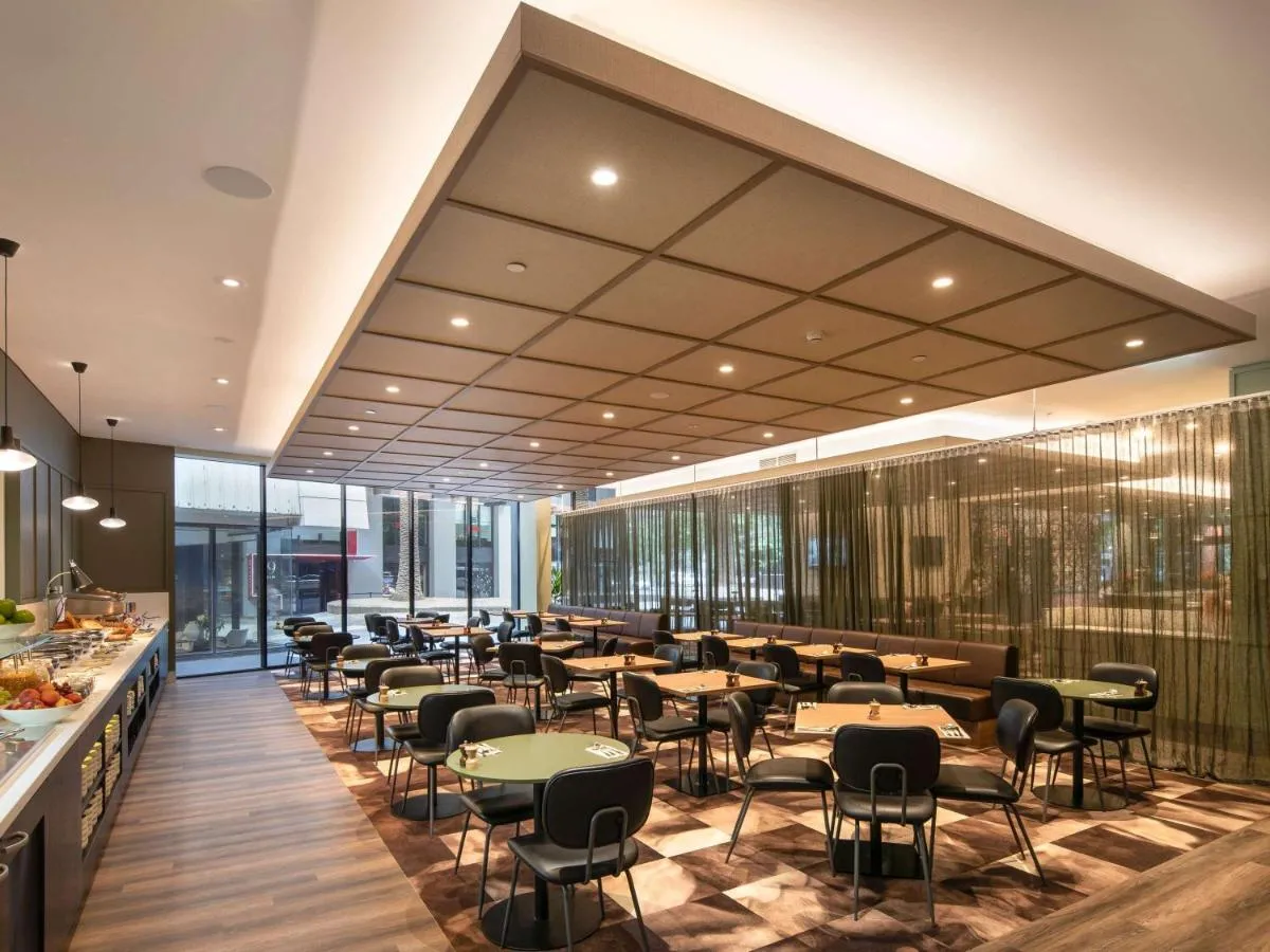 Image 3 of Mercure Melbourne Southbank