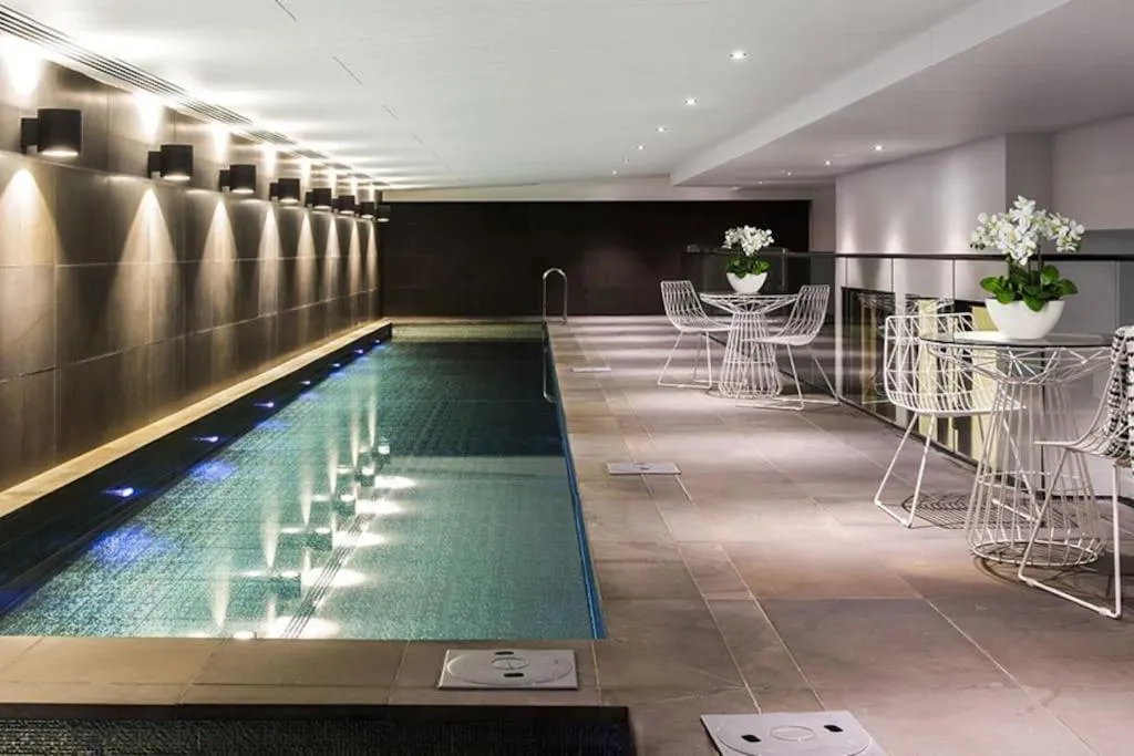 Image 3 of Modern 1BD ; Pool, Gym, Secure Underground Carpark