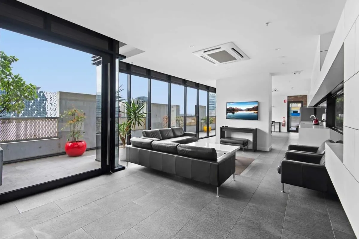 Image 5 of Modern 1-Bed City Apartment with Pool and Gym