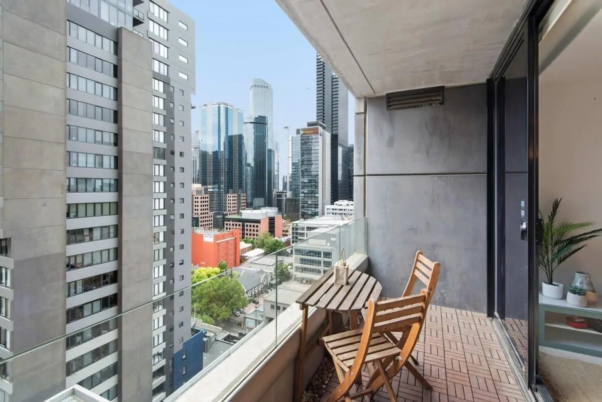 Image 6 of Modern 1-Bed City Apartment with Pool and Gym