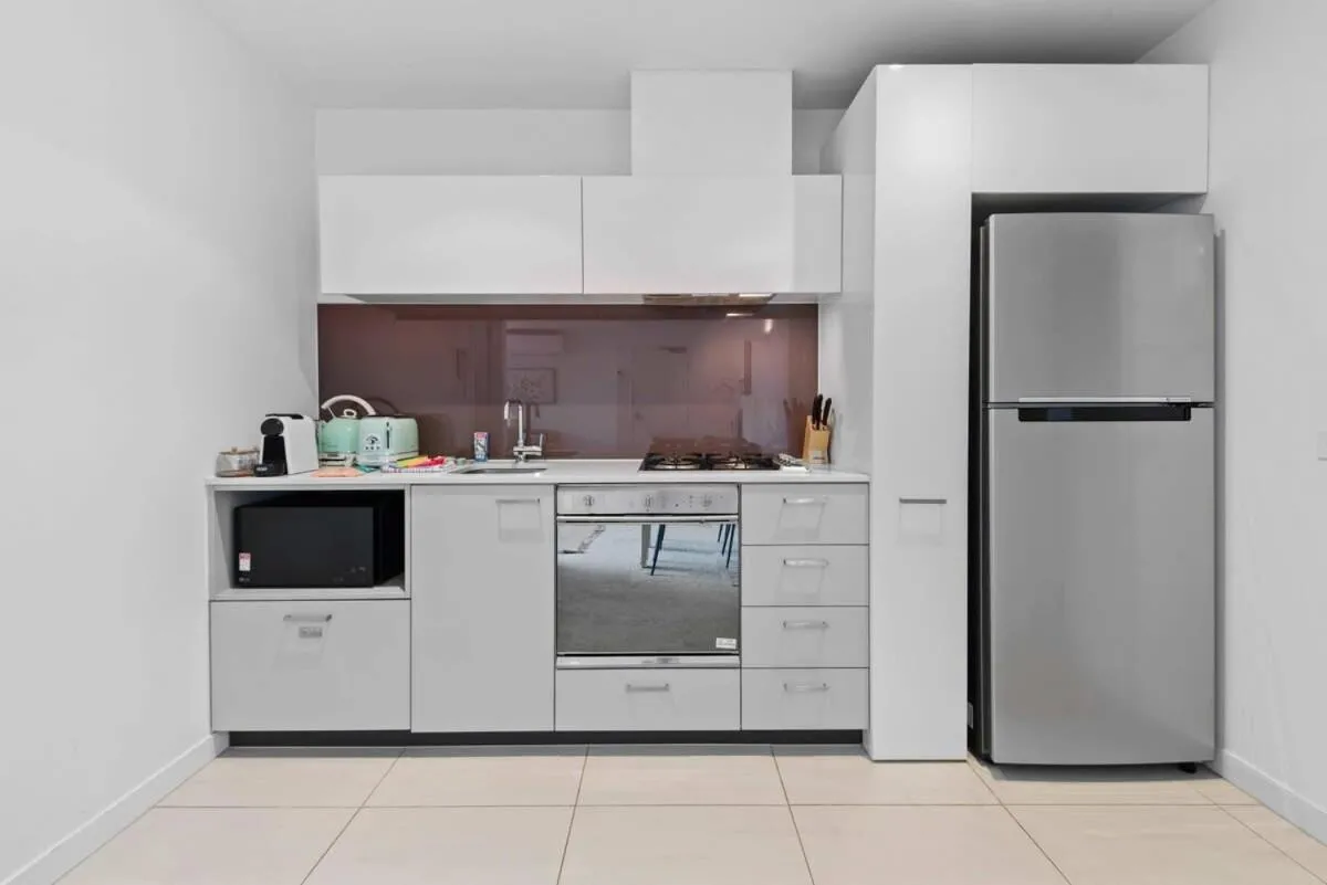 Image 4 of Modern 1-Bed City Apartment with Pool and Gym