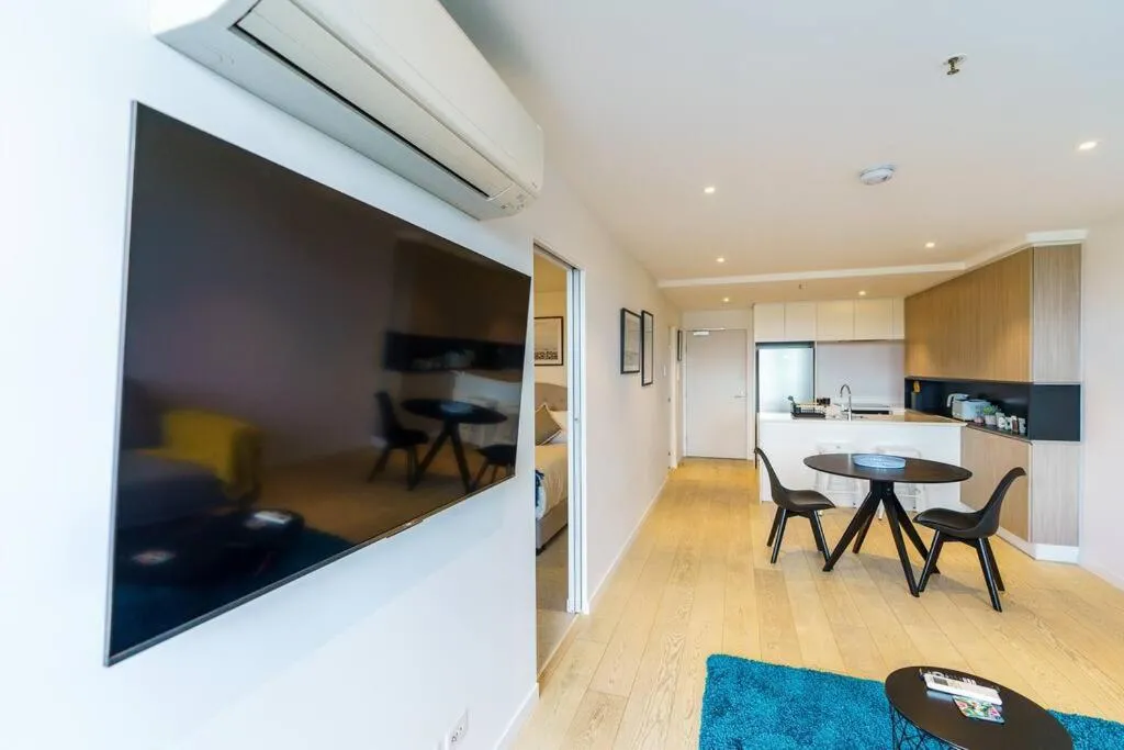Image 4 of Modern 1 Bed Opposite Racecourse