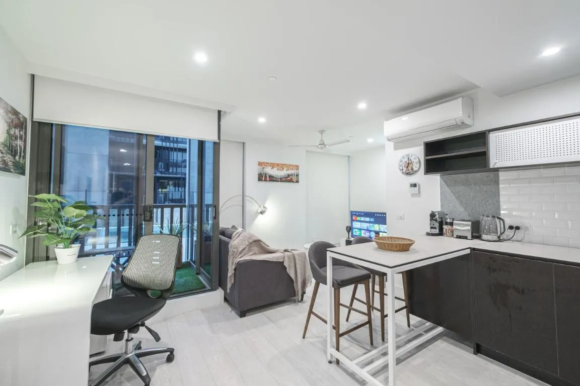 Image of Modern 1br Apt On Cbd’s Edge North Melbourne