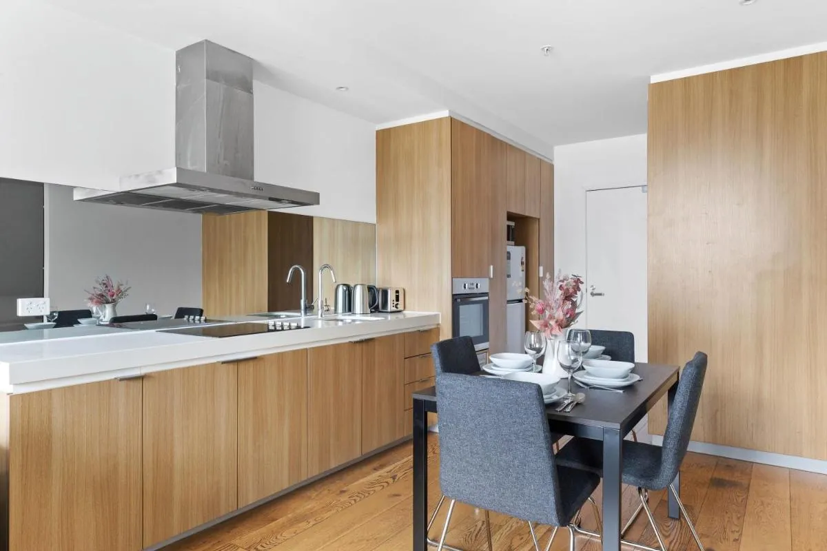 Image 4 of Modern 2BR Apt Next to Southern Cross FREE Parking