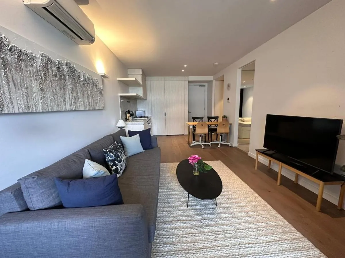Image 5 of Modern 2Bedroom Apartment North Melbourne