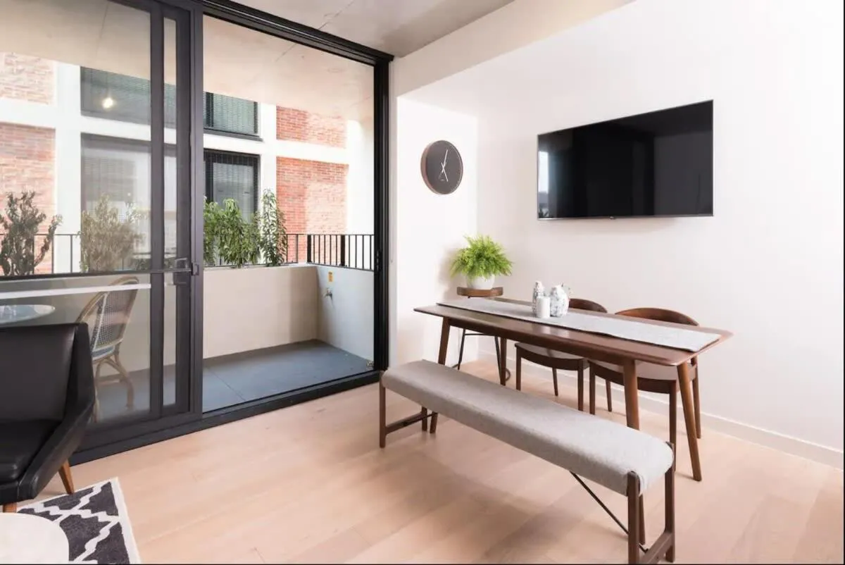 Image 3 of Modern Apartment In Flawless Fitzroy+Carpark