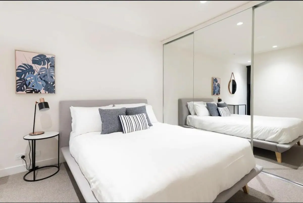 Image 1 of Modern Apartment In Flawless Fitzroy+Carpark