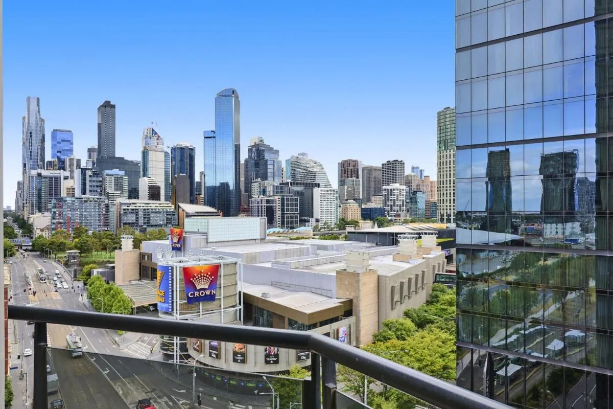Image 6 of Modern Comfort Meets City Skyline