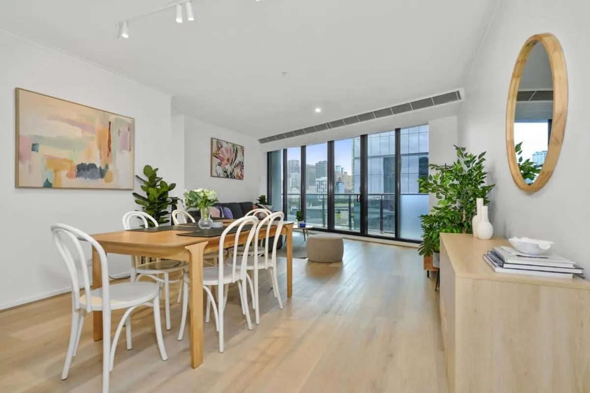 Image 4 of Modern Comfort Meets City Skyline