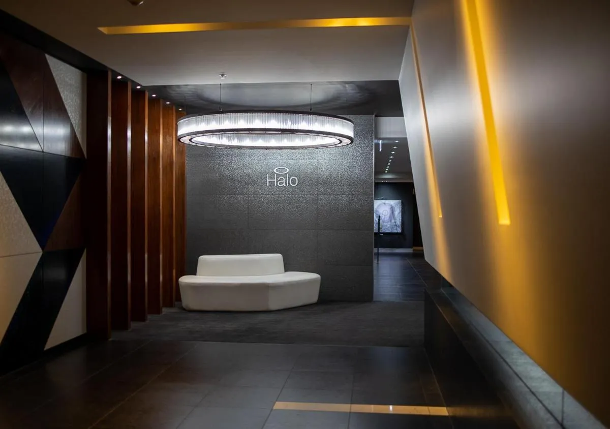 Image 1 of Modern Quiet 1 & 2 Bed Apt Opposite Albert Park