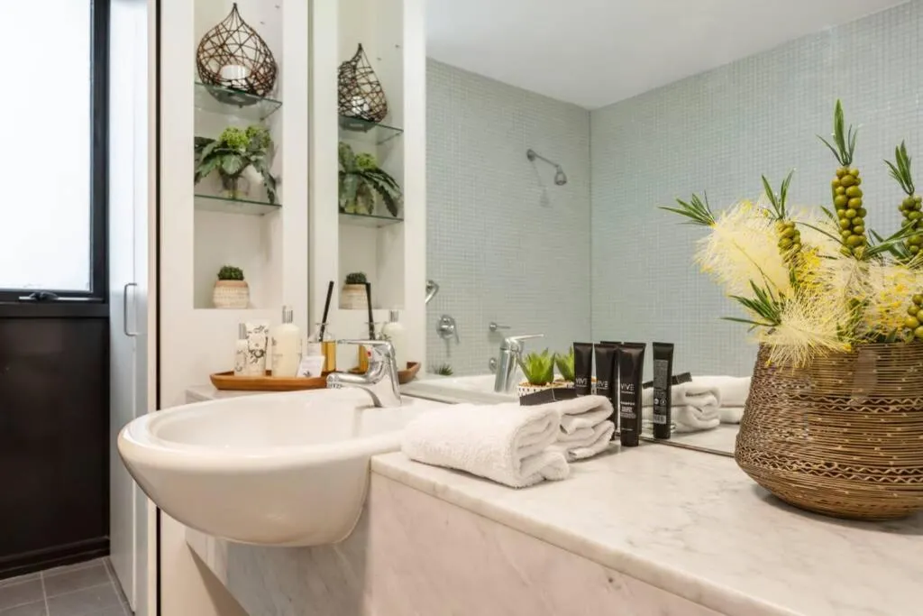 Image 2 of Nest on Bourke☆SPA☆LARGE 60SQM!!☆Chinatown☆Free tram☆