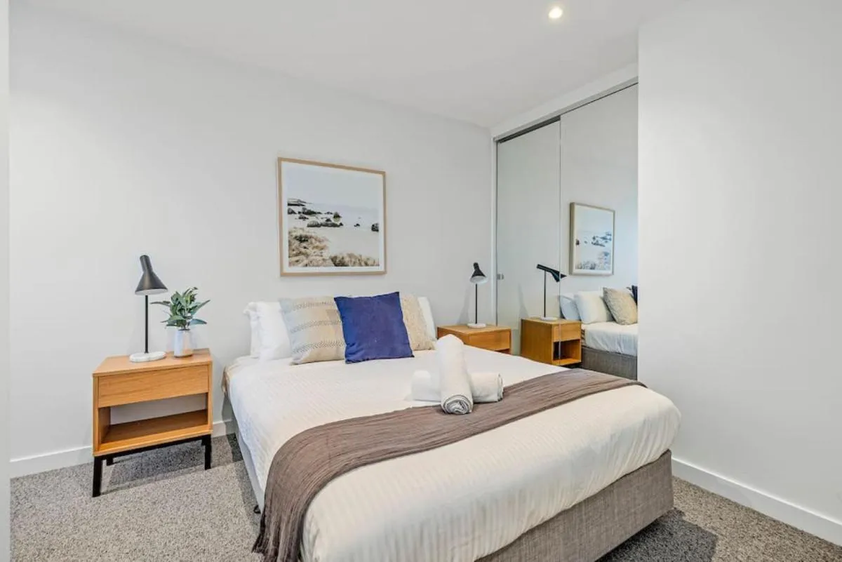 Image 1 of New 2B Sophistication Southbank