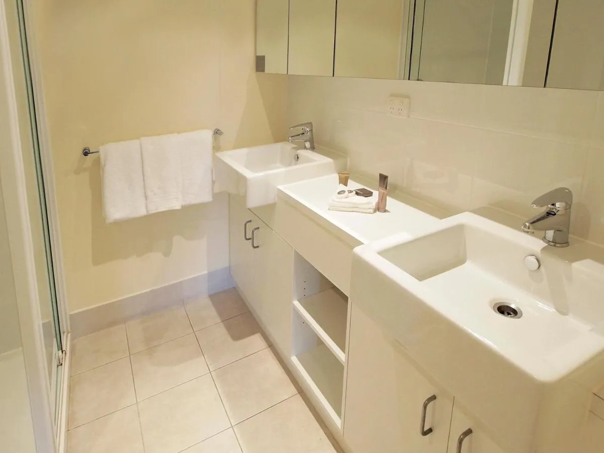 Image 4 of Oaks Melbourne on Lonsdale Suites