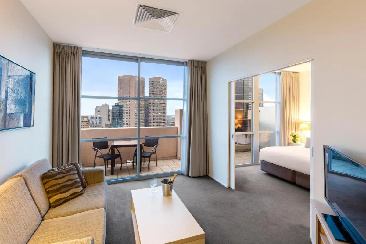 Image 2 of Oaks Melbourne on Lonsdale Suites