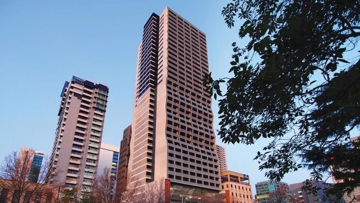 Image 3 of Oaks Melbourne on William Suites