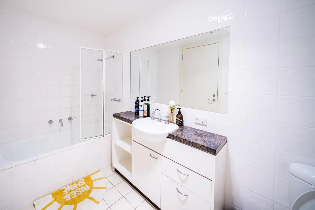 Image 2 of OceanView 3BR Oasis Close to CBD-free parking
