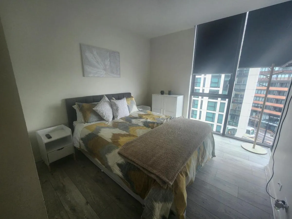 Image 1 of One bedroom apartment in Docklands