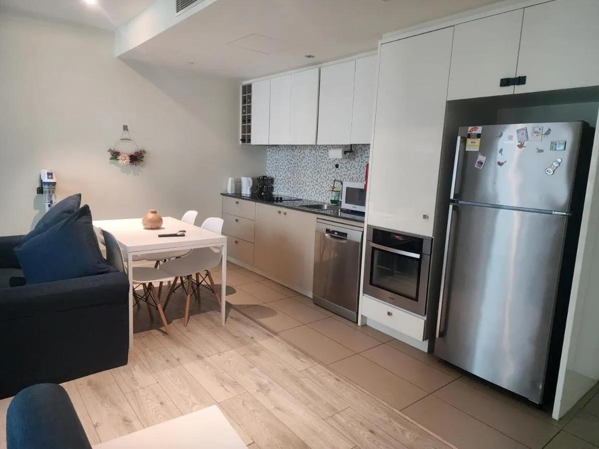 Image 4 of One bedroom apartment in Docklands