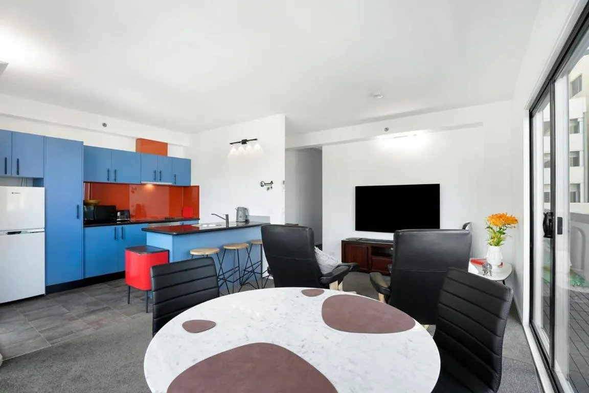 Image of Panoramic View CBD 1 Bed Apt +OFFICE (Collins)