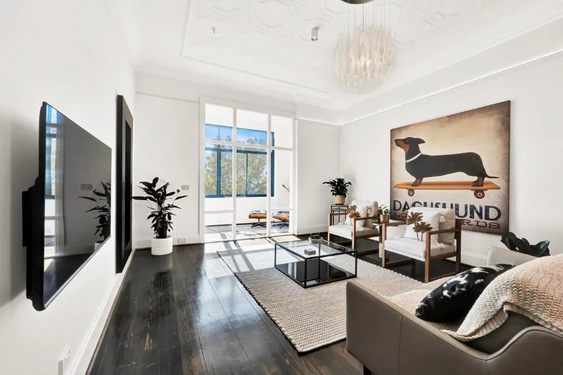 Image of Paris End of St Kilda Apartment