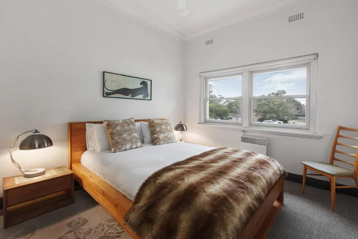 Image 1 of Parkside Hideaway – Beautiful Art Deco near Zoo