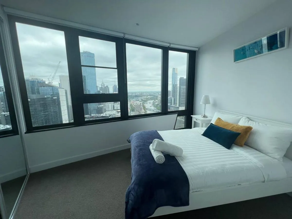 Image 1 of Pars apartments – Melbourne Quarter- unique View of city and Yarra