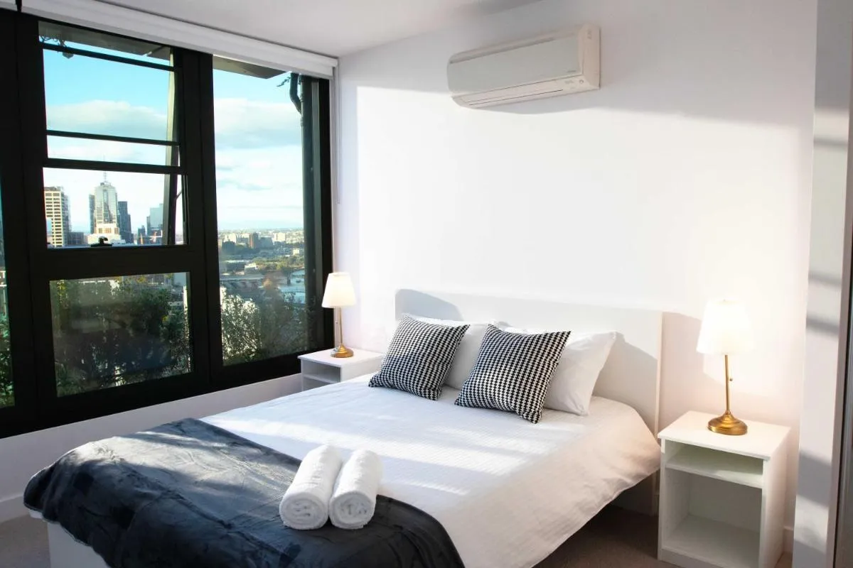 Image 4 of Pars apartments – Melbourne Quarter- unique View of city and Yarra
