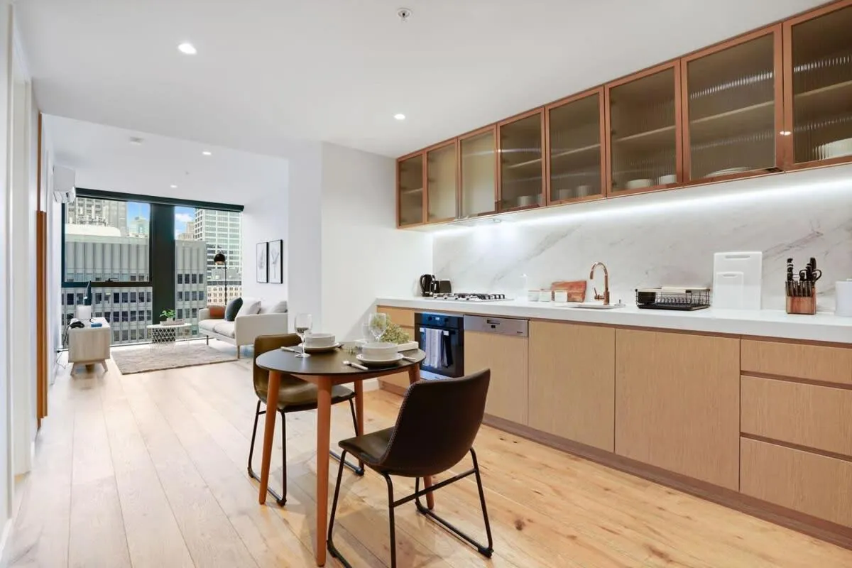 Image 3 of Premium CBD Location 19th floor Collins House Apt