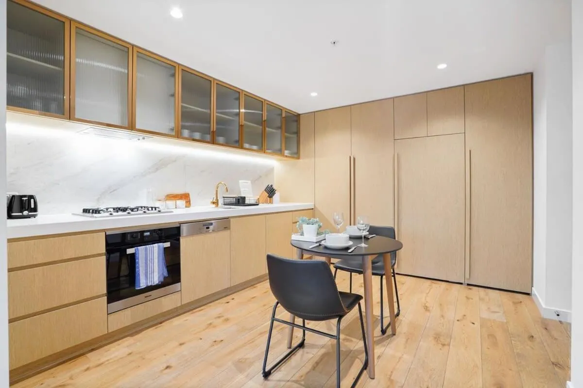 Image 6 of Premium CBD Location 19th floor Collins House Apt