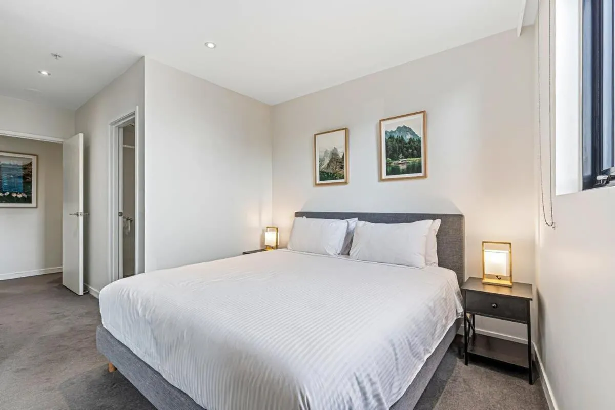 Image 6 of Pristine 2-Bed Unit With Beautiful City Landscape