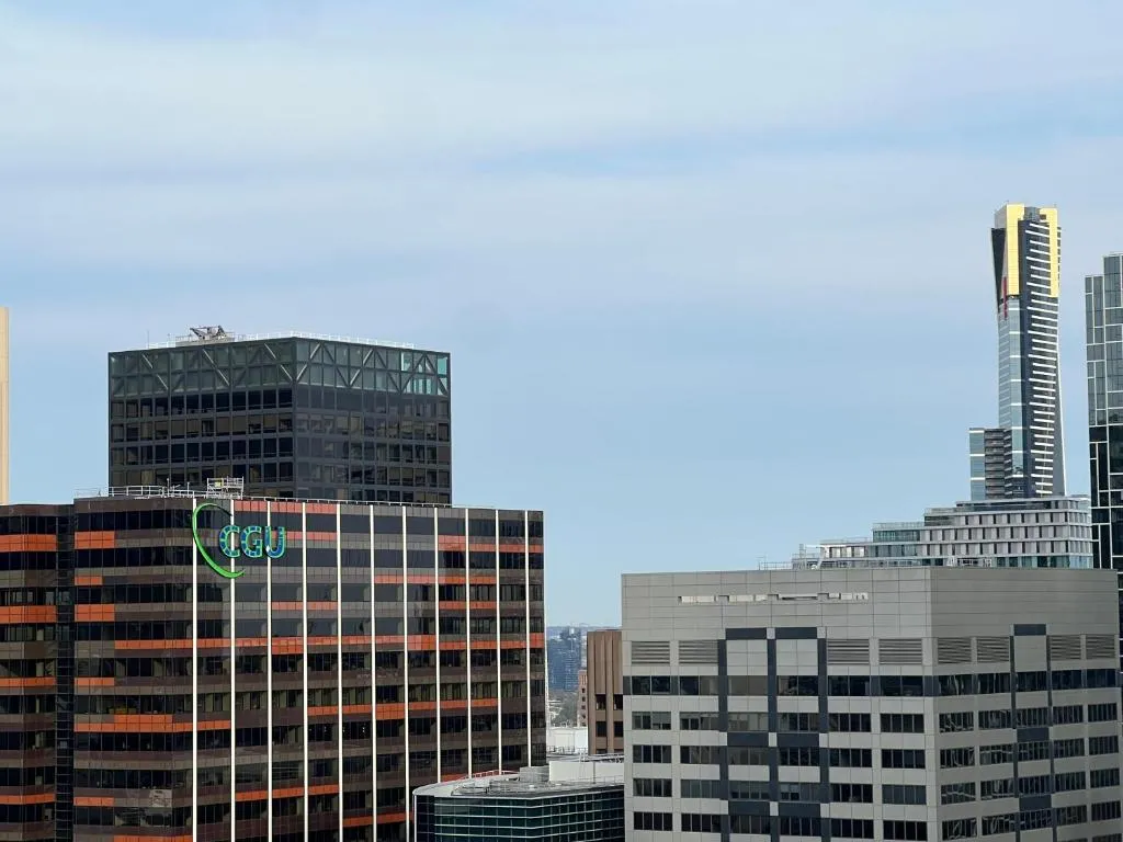Image of Quiet CBD 3b2b apartment + free parking