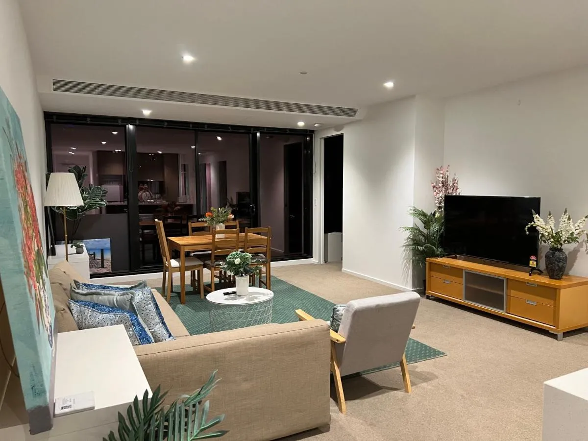 Image 5 of Quiet CBD 3b2b apartment + free parking