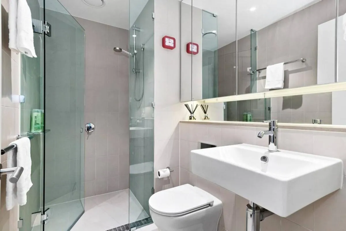 Image 2 of Resort-style Docklands Riverview Stay with Parking
