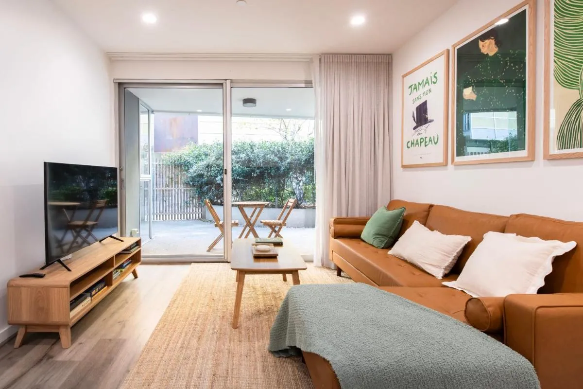 Image 4 of Richmond Retreat with Courtyard & Parking