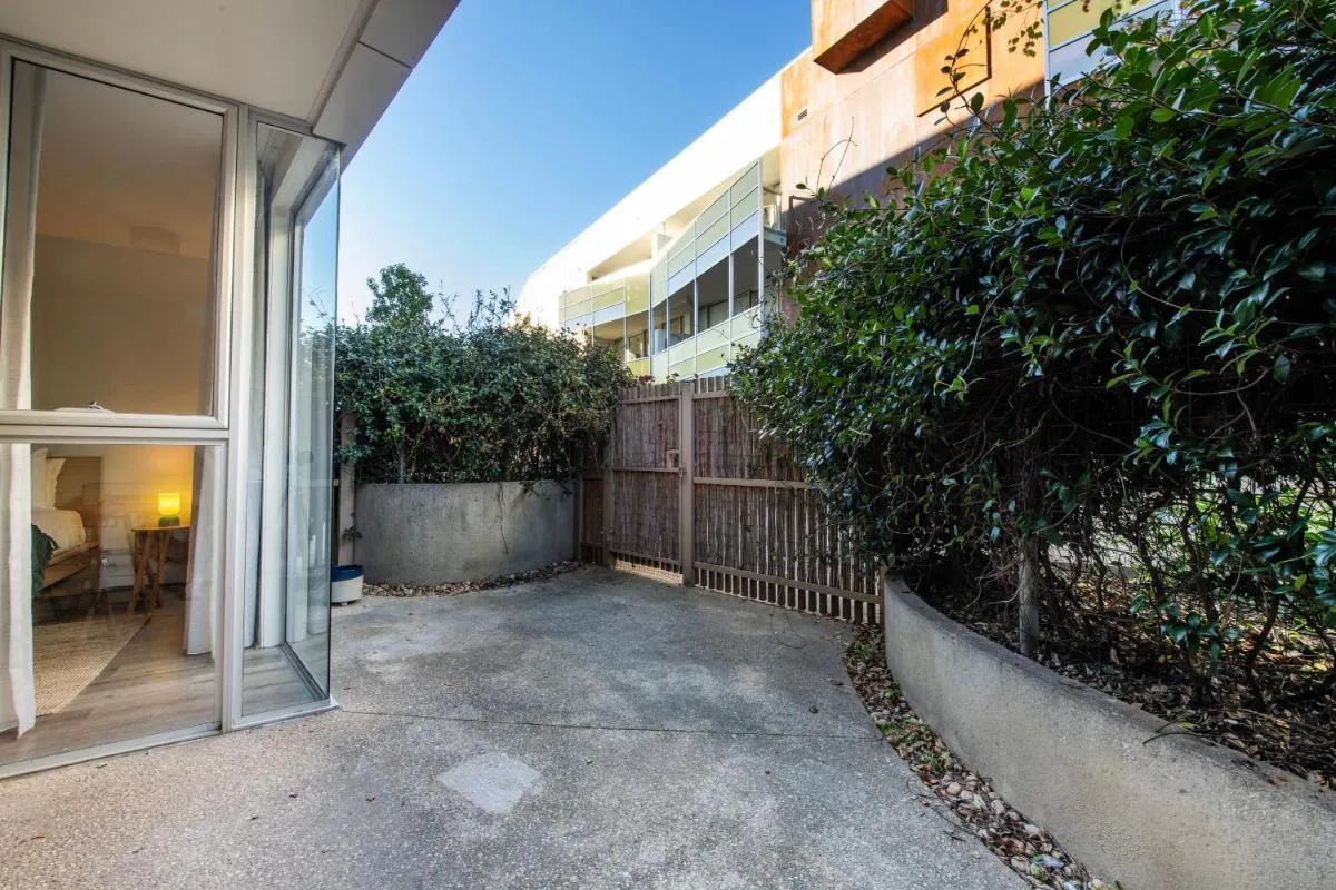 Image 5 of Richmond Retreat with Courtyard & Parking
