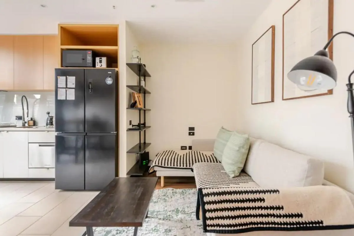 Image 2 of Riverside Apartment Melbourne CBD