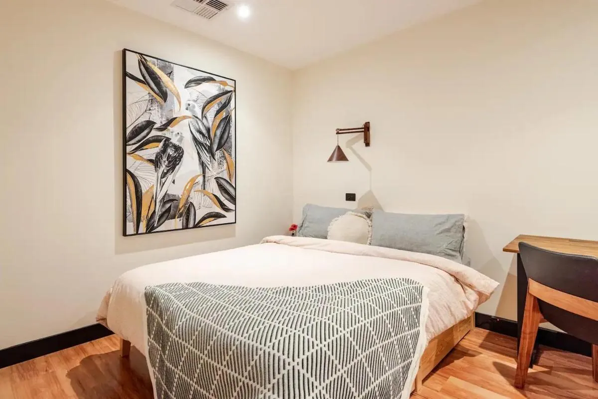Image 1 of Riverside Apartment Melbourne CBD