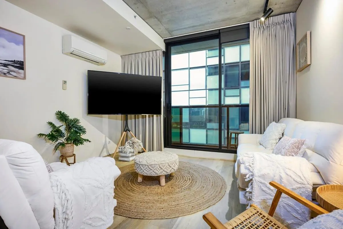 Image 4 of Singers Lane Urban Retreat – Queen VIC Market Home