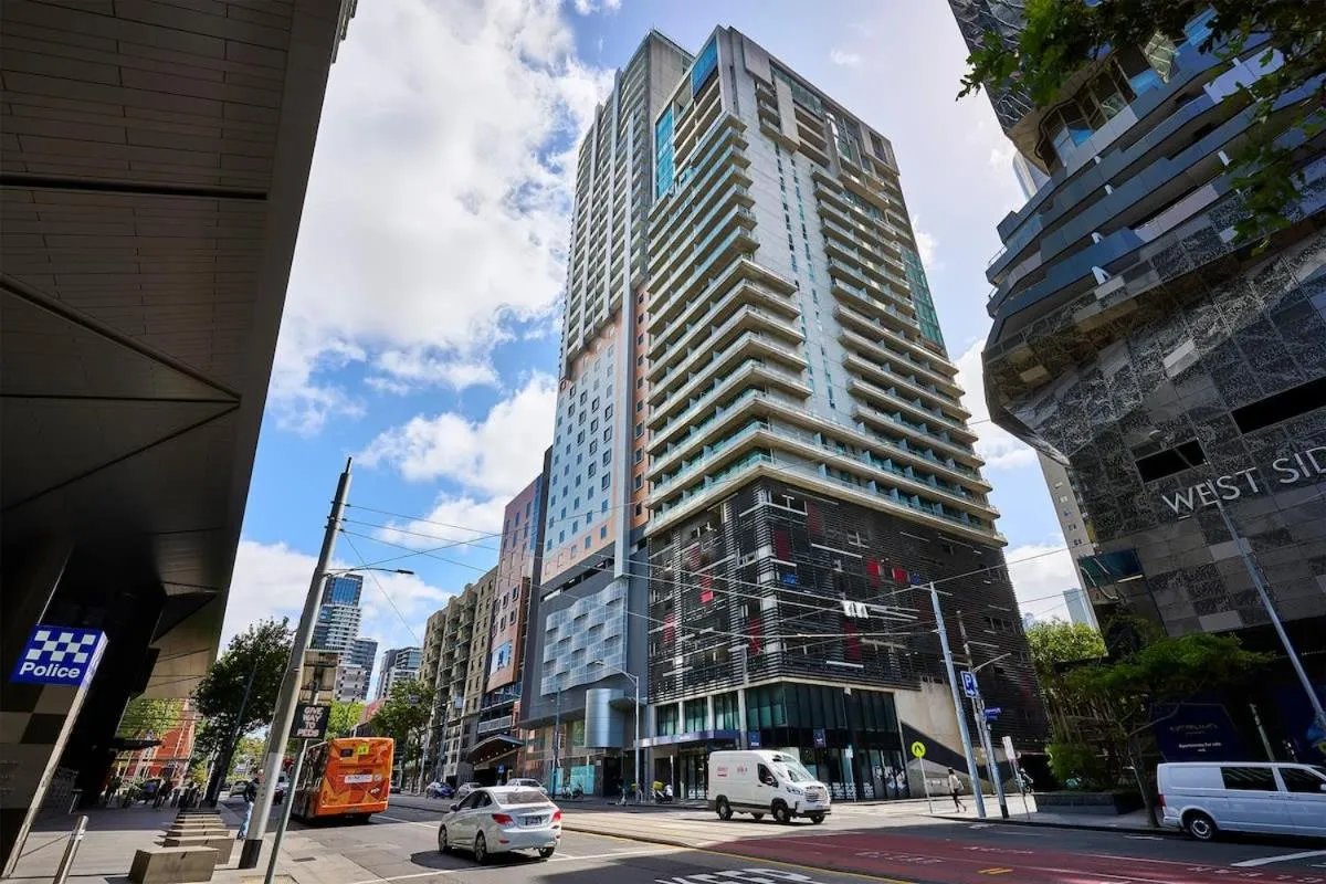 Image 5 of Sleek and Stylish Studio Apartment on Spencer