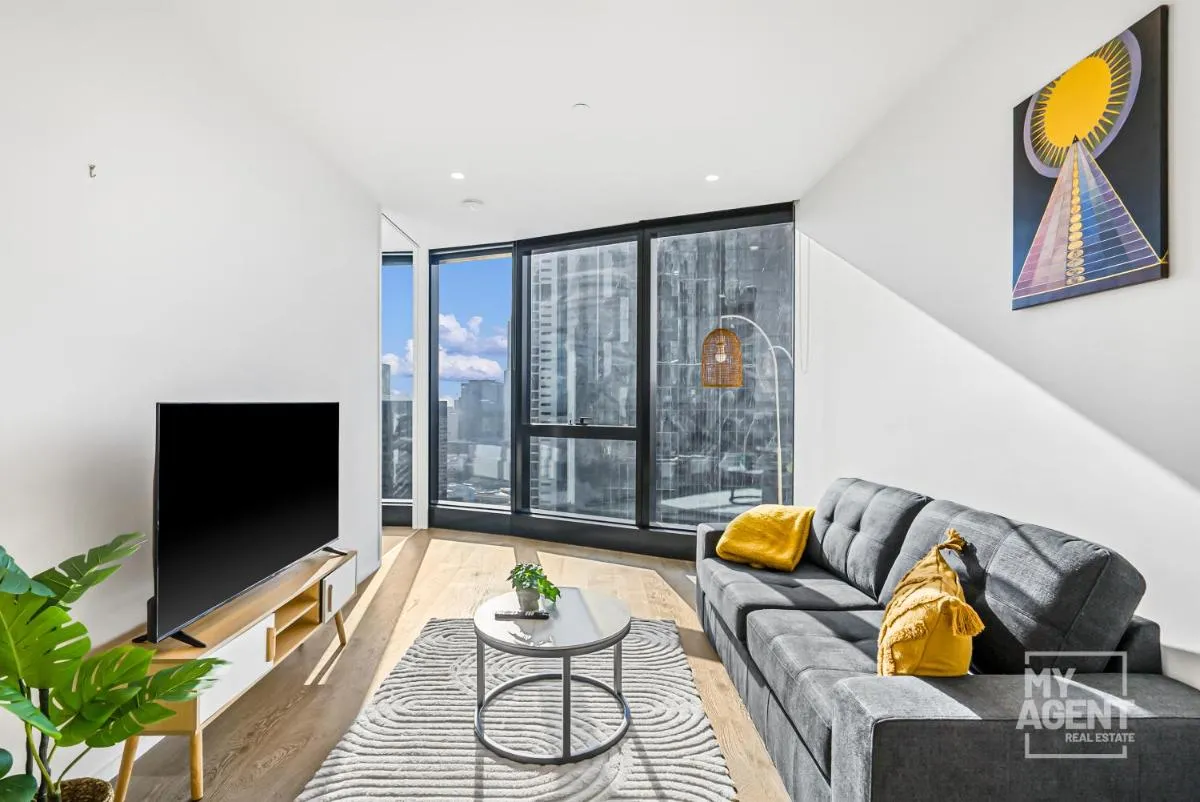 Image 4 of Sleep in the Clouds Level 30 Aus 108 – sleeps 6