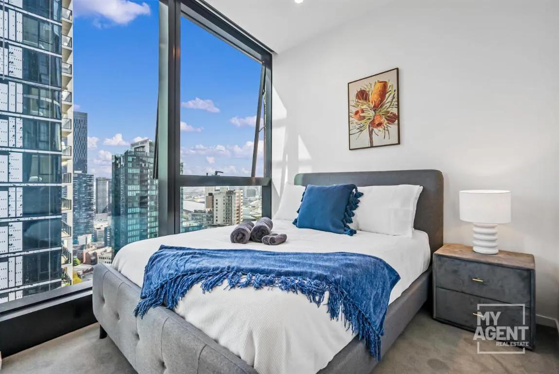 Image of Sleep in the Clouds Level 30 Aus 108 – sleeps 6
