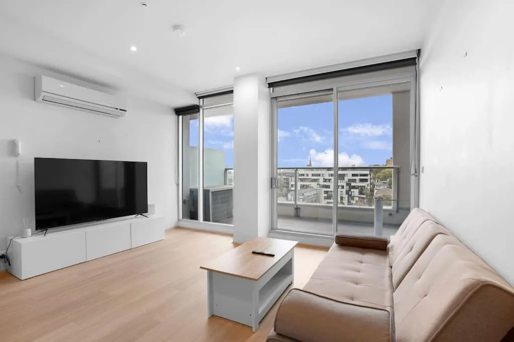 Image 4 of South Yarra Apartment – Stunning one bedroom secure and cozy Apt