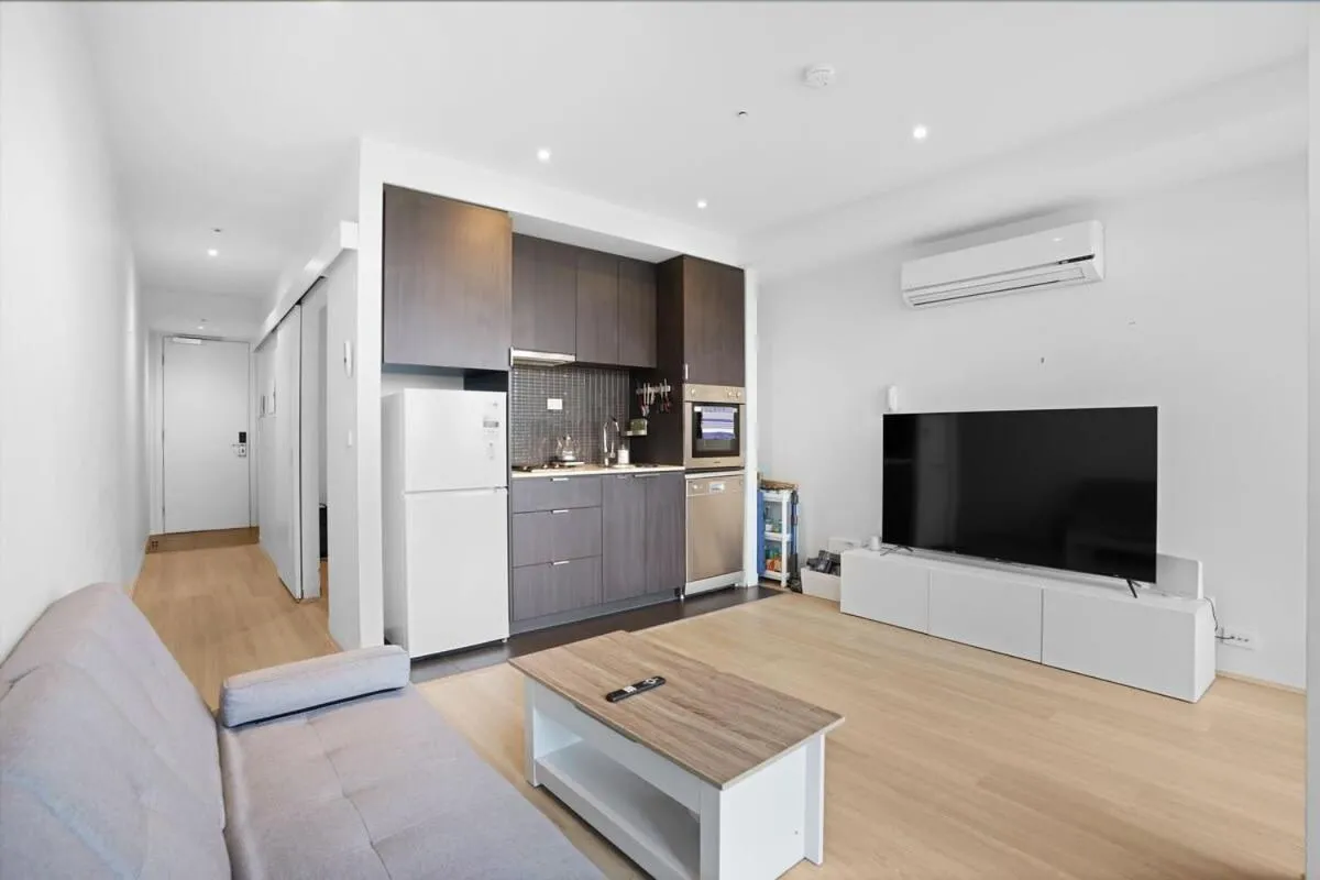 Image 3 of South Yarra Apartment – Stunning one bedroom secure and cozy Apt