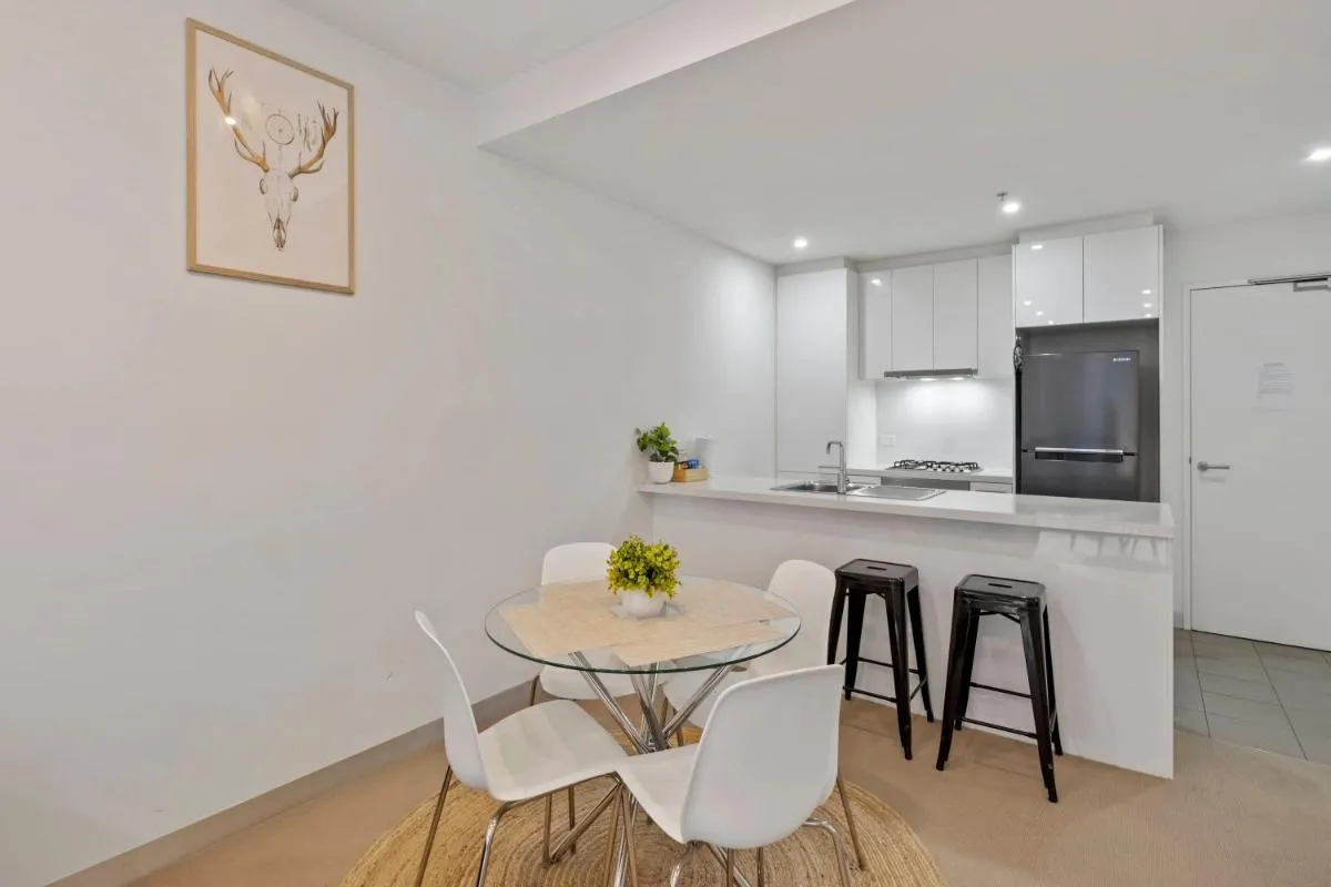 Image 4 of Southbank Apartment with Skyline View: 5-Min Walk to CROWN Casino
