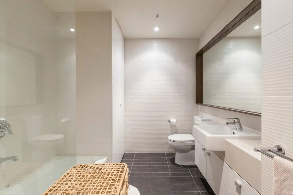 Image 2 of Southbank Splendour – A Sky High Stay with Parking