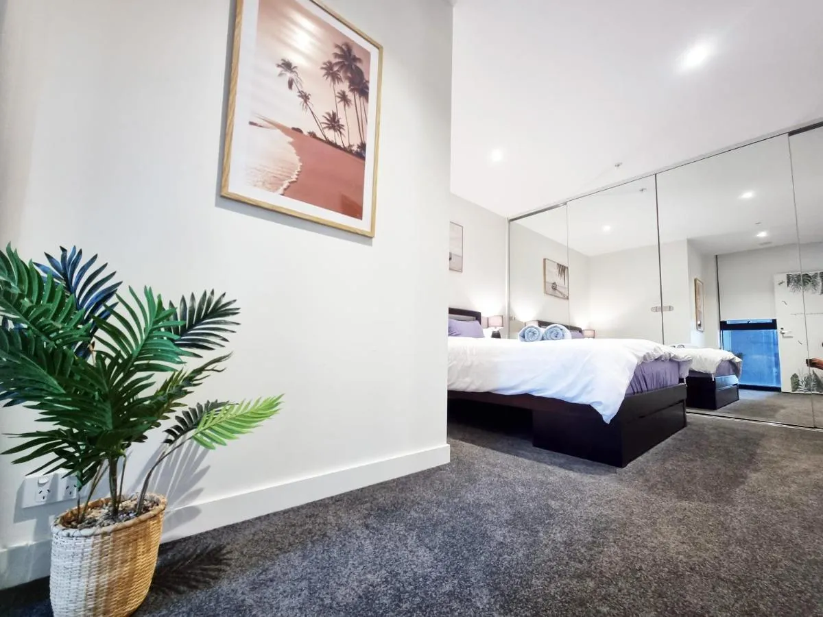 Image 1 of Southbank modern apartment