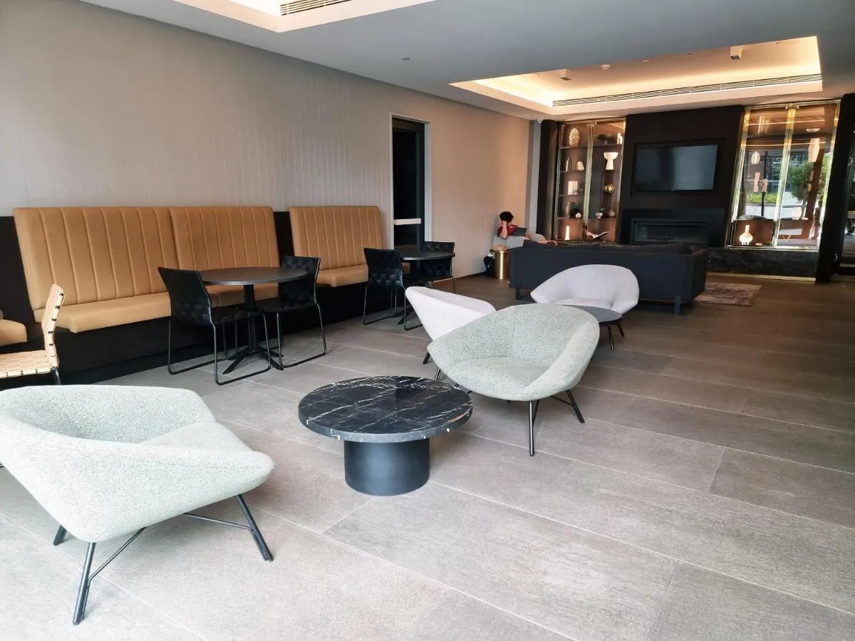 Image 5 of Southbank modern apartment