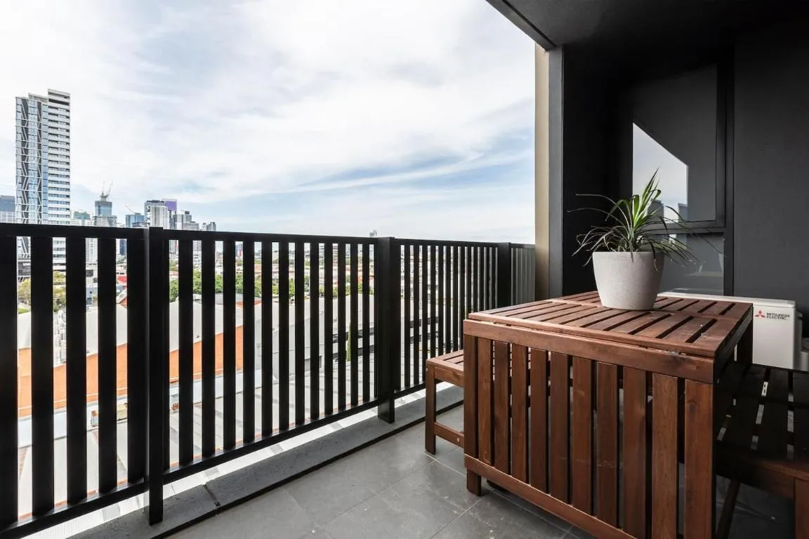 Image of Southside Contemporary – Balcony Stay with City Views
