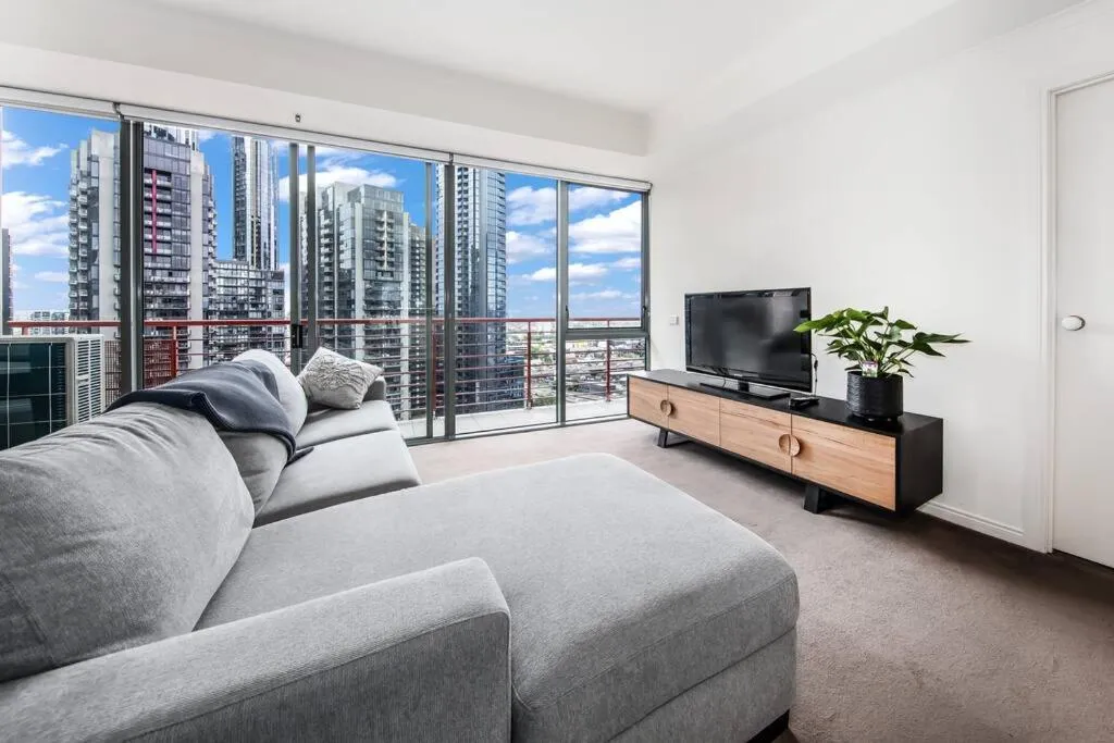Image 5 of Spacious 1 bedroom apartment close to Crown